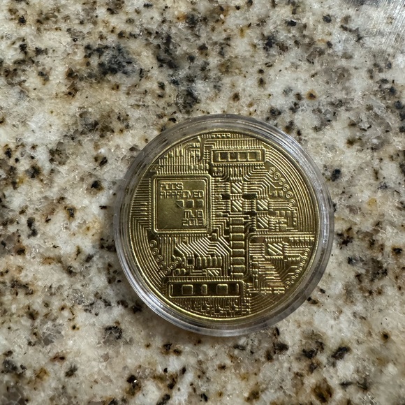 Bitcoin Physical Coin - Picture 3 of 5